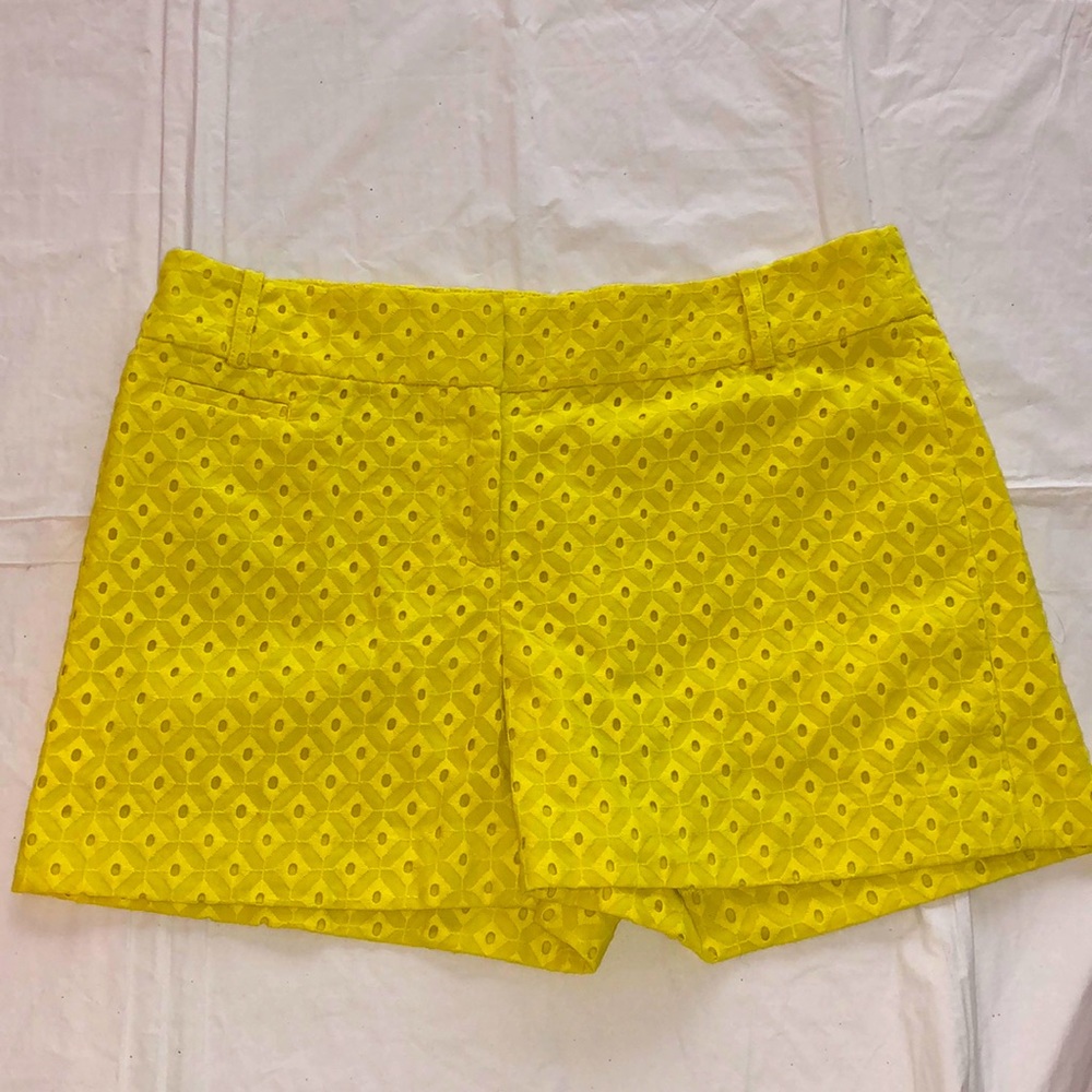 NWOT LOFT Eyelet Riviera Short (Yellow) - Size 2